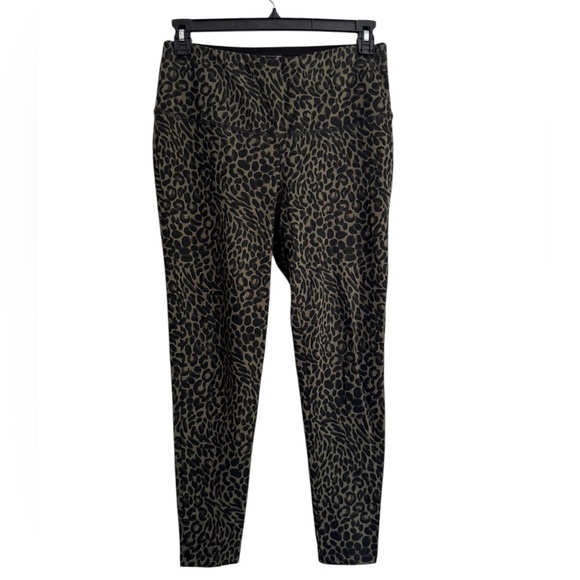 Chico’s Zenergy Cheetah Leggings High Waist Athleisure Travel Olive Size 1 - Picture 2 of 5